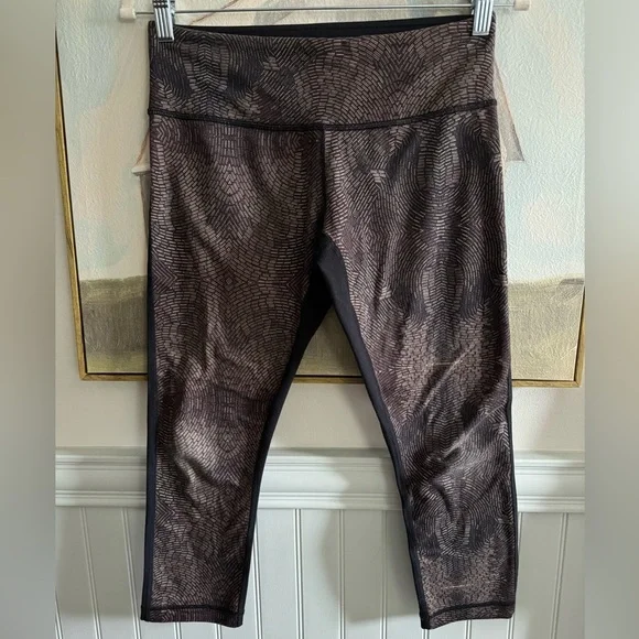 LULULEMON Wunder Under Crop II *Full-On Luon Golden Godess Cashew Multi Size 6 - Picture 4 of 11